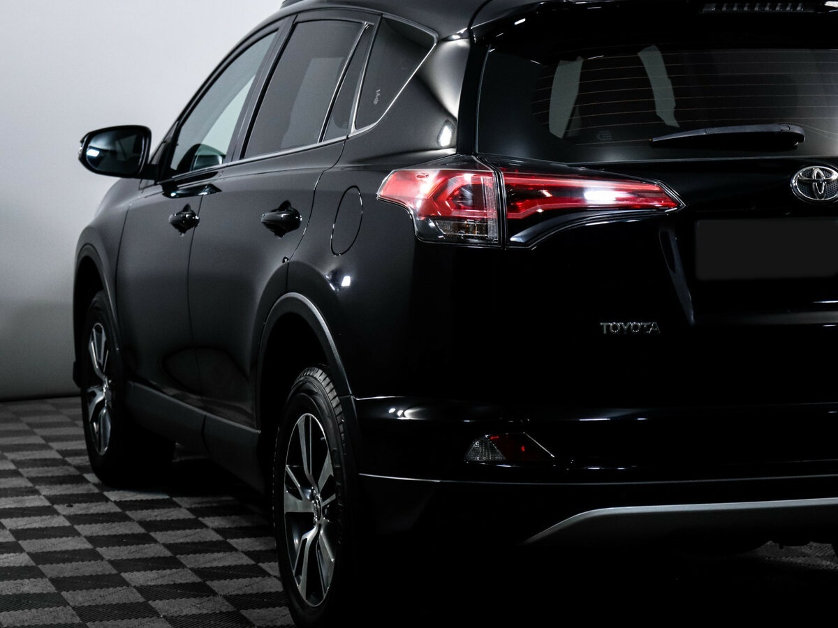 Toyota RAV4 с пробегом — 2019 год. Фото: #17