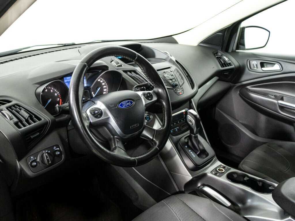 Ford Kuga с пробегом — 2014 год. Фото: #10