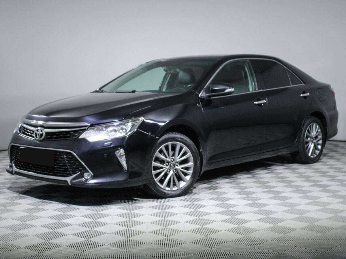Toyota Camry с пробегом — 2018 год. Посмотреть фото