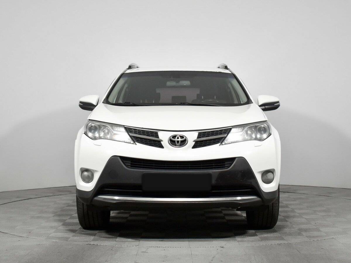 Toyota RAV4 с пробегом — 2015 год. Фото: #1