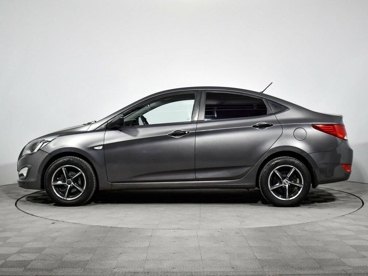 Hyundai Solaris с пробегом — 2014 год. Фото: #7