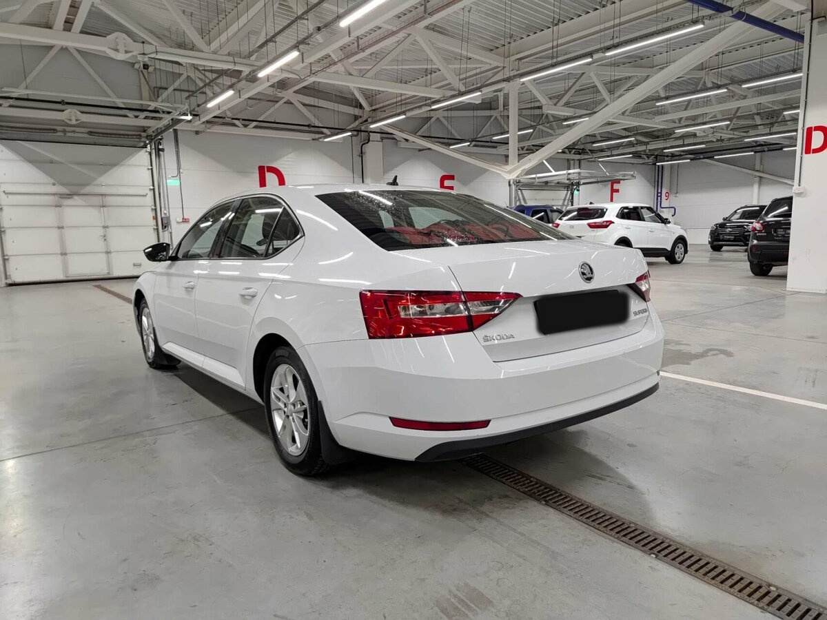 Skoda Superb с пробегом — 2016 год. Фото: #6