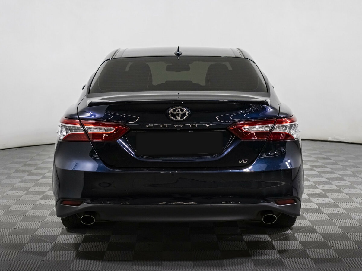 Toyota Camry с пробегом — 2018 год. Фото: #4