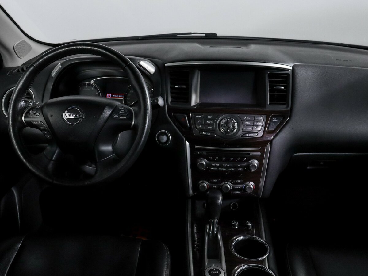 Nissan Pathfinder с пробегом — 2015 год. Фото: #10