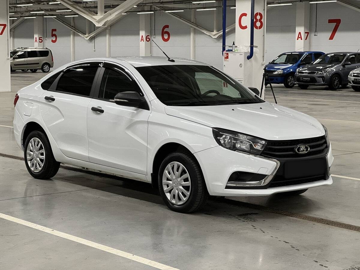 Lada (ВАЗ) Vesta с пробегом — 2018 год. Фото: #2