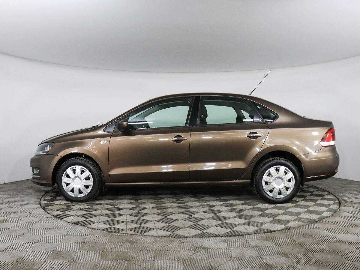 Volkswagen Polo с пробегом — 2016 год. Фото: #6