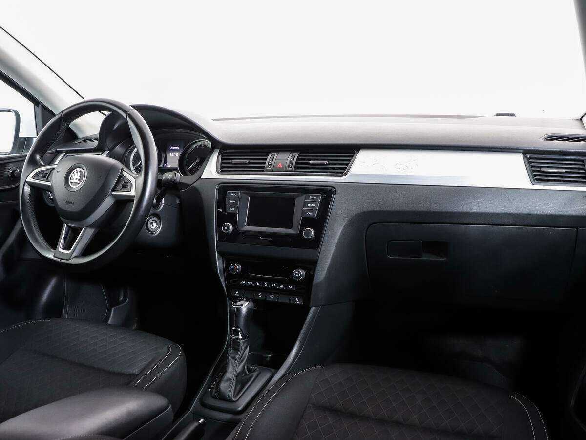 Skoda Rapid с пробегом — 2016 год. Фото: #8