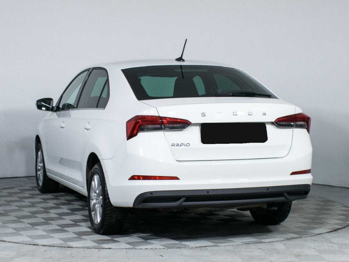 Skoda Rapid с пробегом — 2021 год. Фото: #6