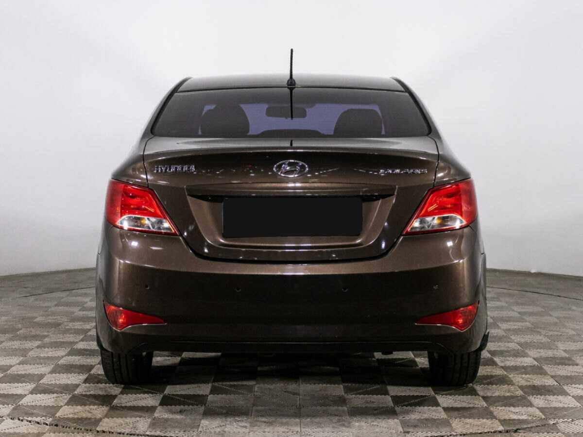 Hyundai Solaris с пробегом — 2015 год. Фото: #5