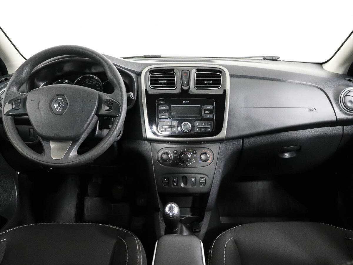 Renault Logan с пробегом — 2018 год. Фото: #10