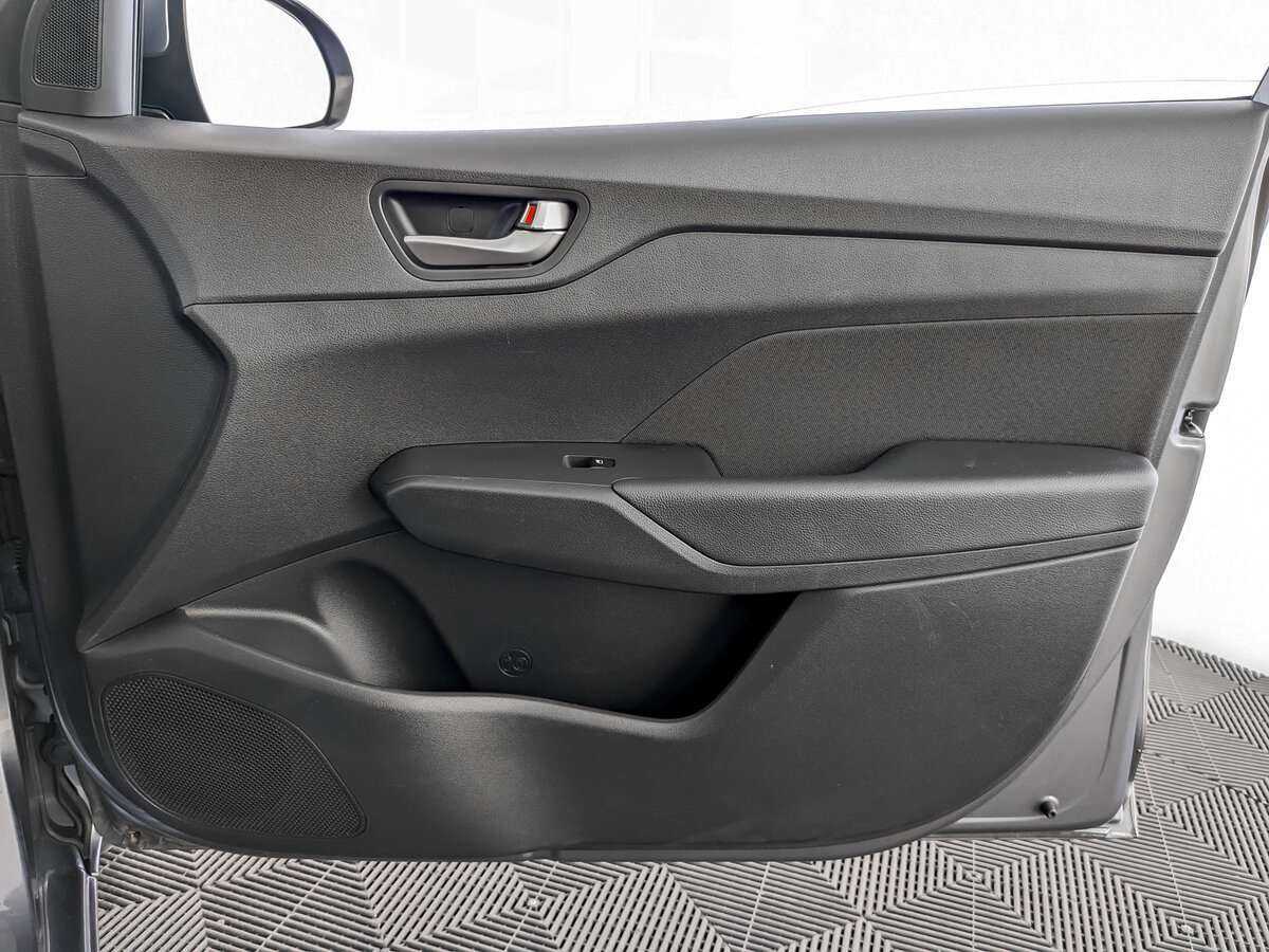 Hyundai Solaris с пробегом — 2018 год. Фото: #19