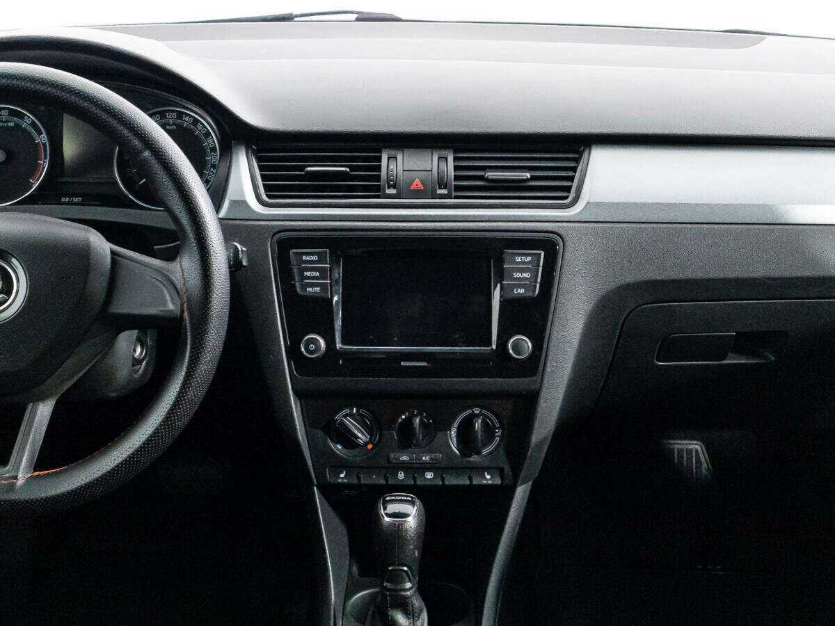 Skoda Rapid с пробегом — 2018 год. Фото: #13