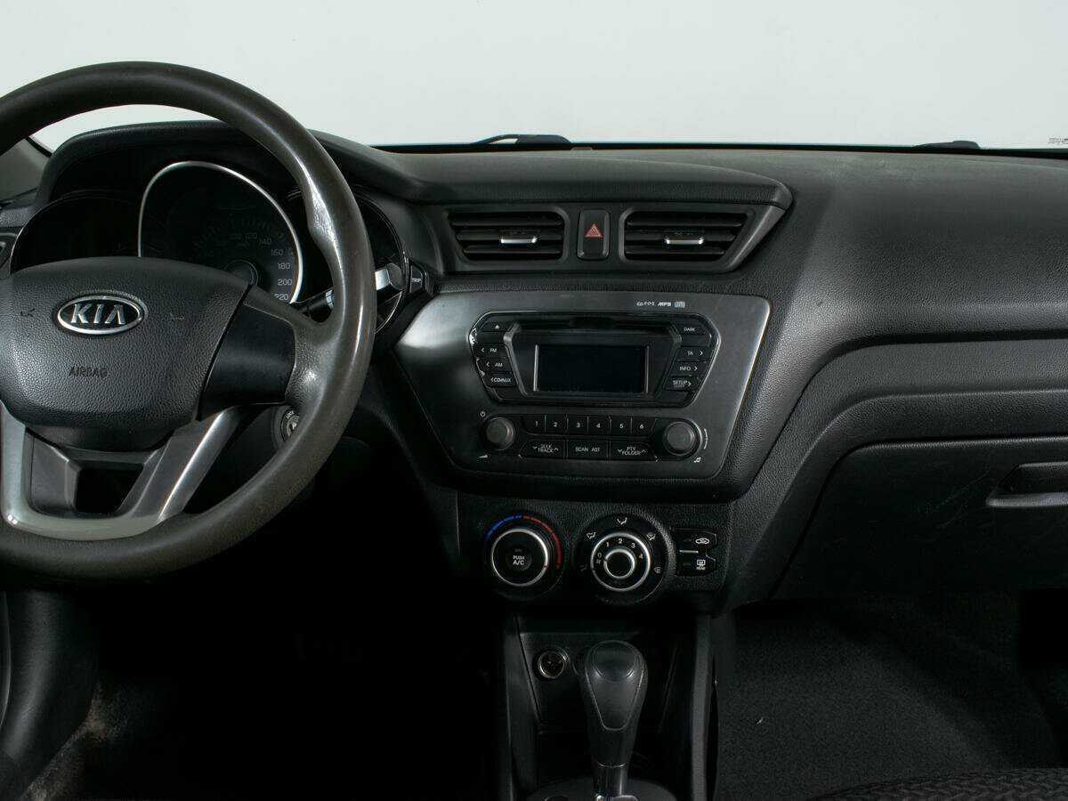 Kia Rio с пробегом — 2012 год. Фото: #10
