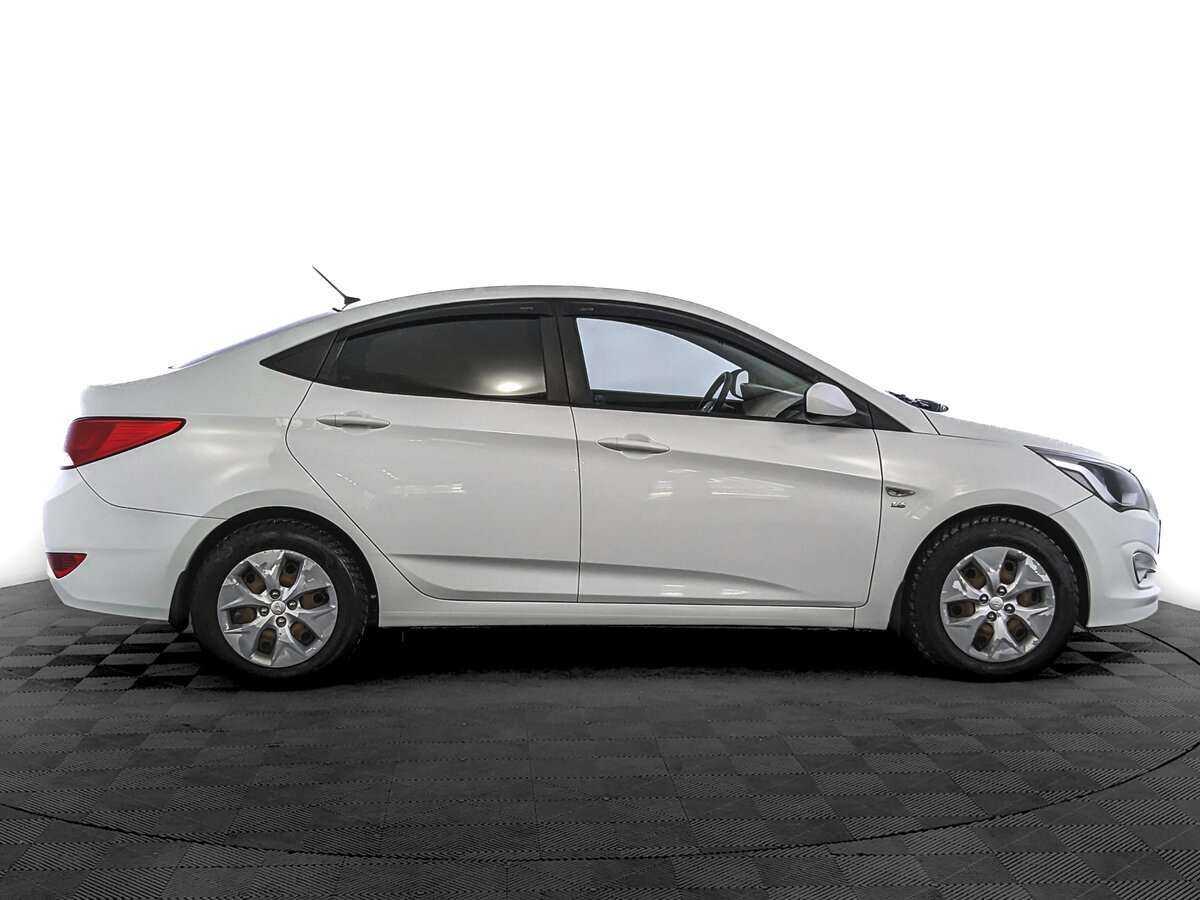 Hyundai Solaris с пробегом — 2015 год. Фото: #2