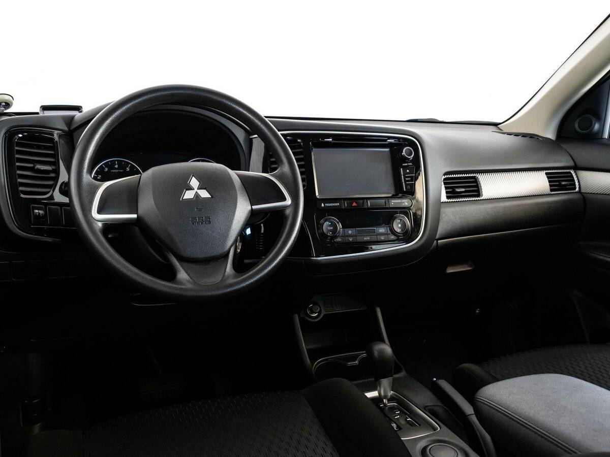 Mitsubishi Outlander с пробегом — 2014 год. Фото: #10