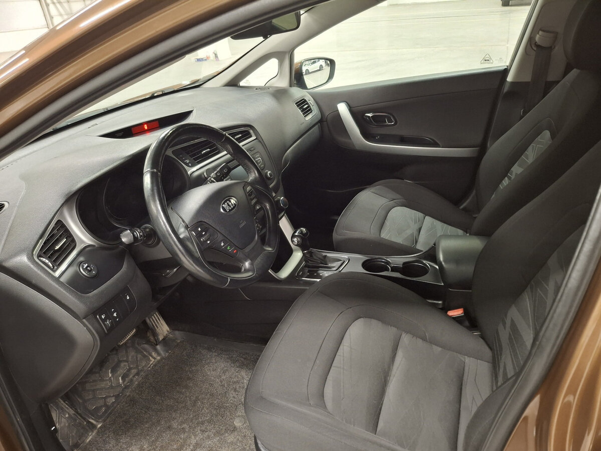 Kia Ceed с пробегом — 2015 год. Фото: #14