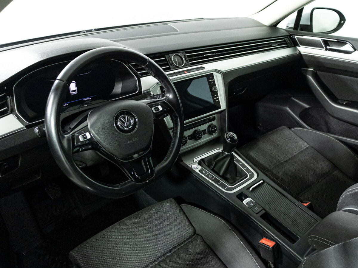 Volkswagen Passat с пробегом — 2017 год. Фото: #10