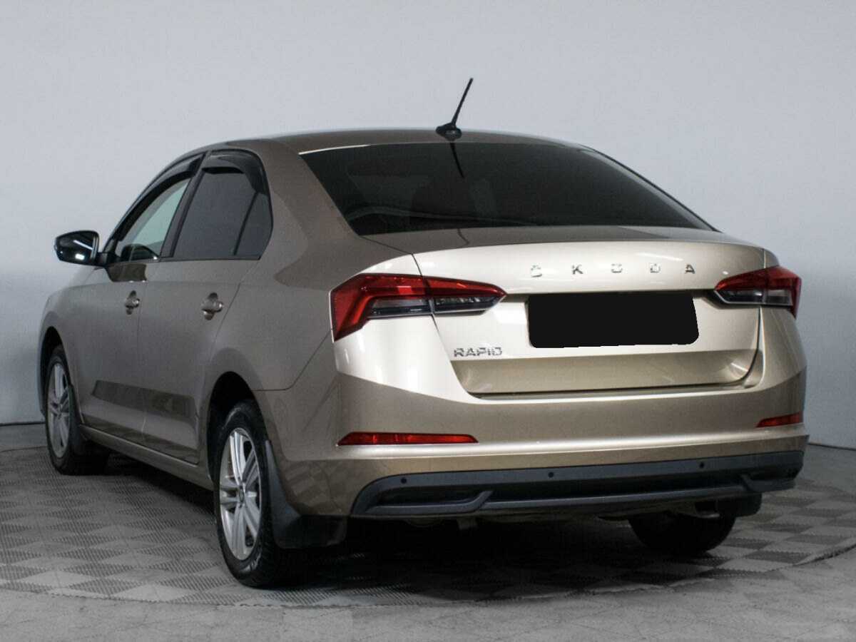 Skoda Rapid с пробегом — 2021 год. Фото: #6