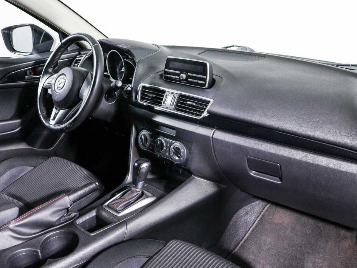 Mazda 3 с пробегом — 2014 год. Фото: #6