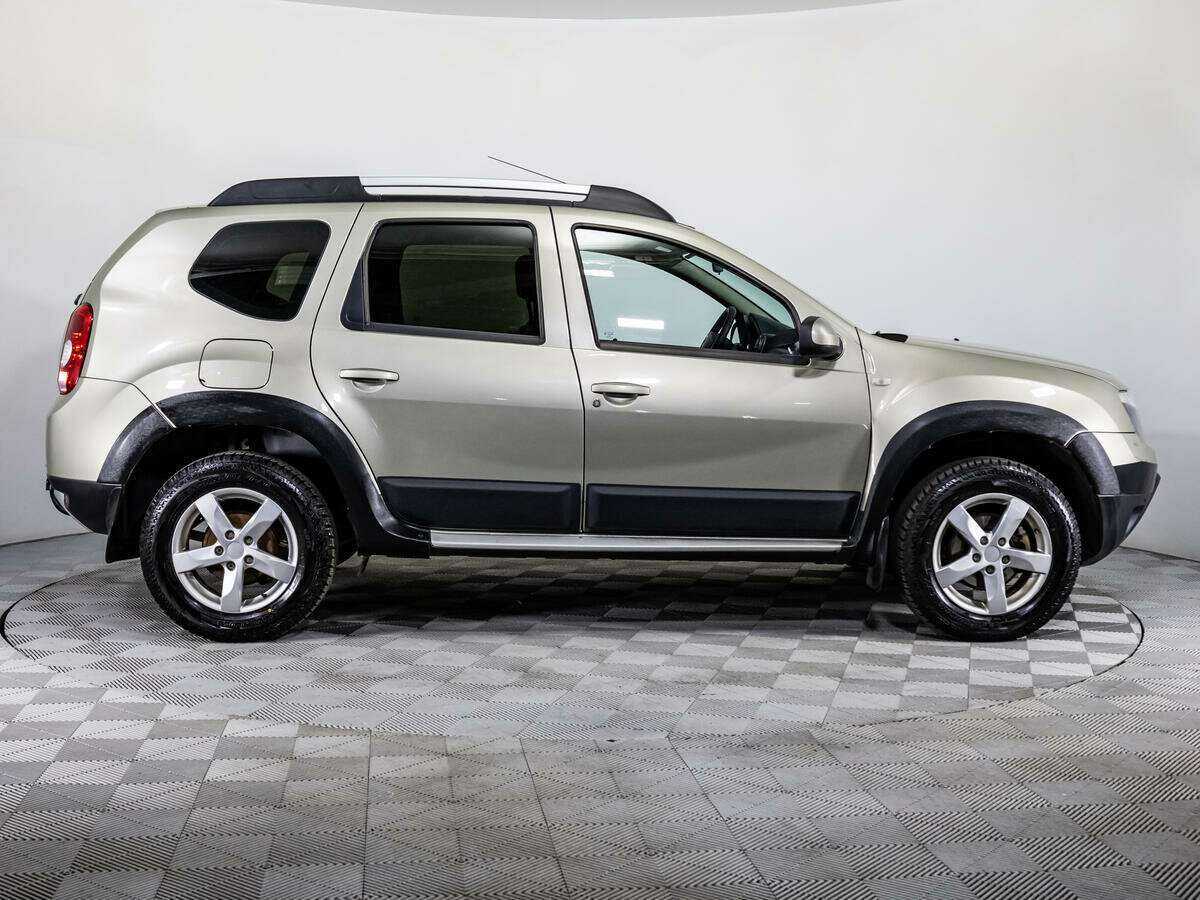 Renault Duster с пробегом — 2013 год. Фото: #3