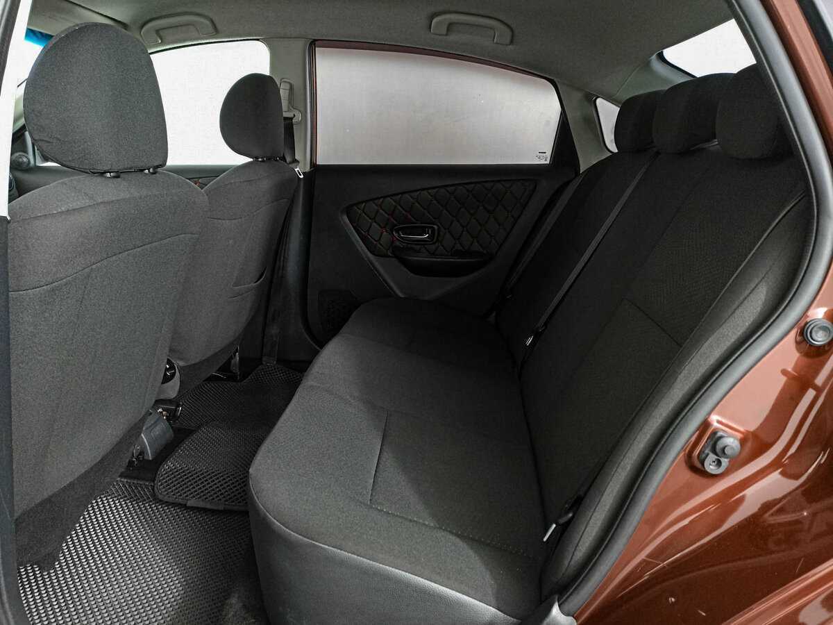 Nissan Almera с пробегом — 2013 год. Фото: #9