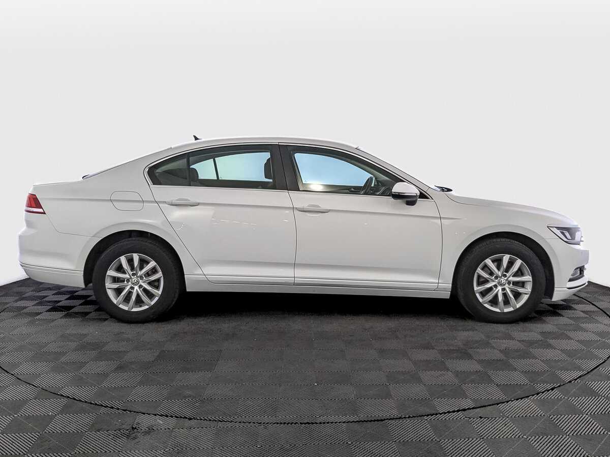 Volkswagen Passat с пробегом — 2019 год. Фото: #3
