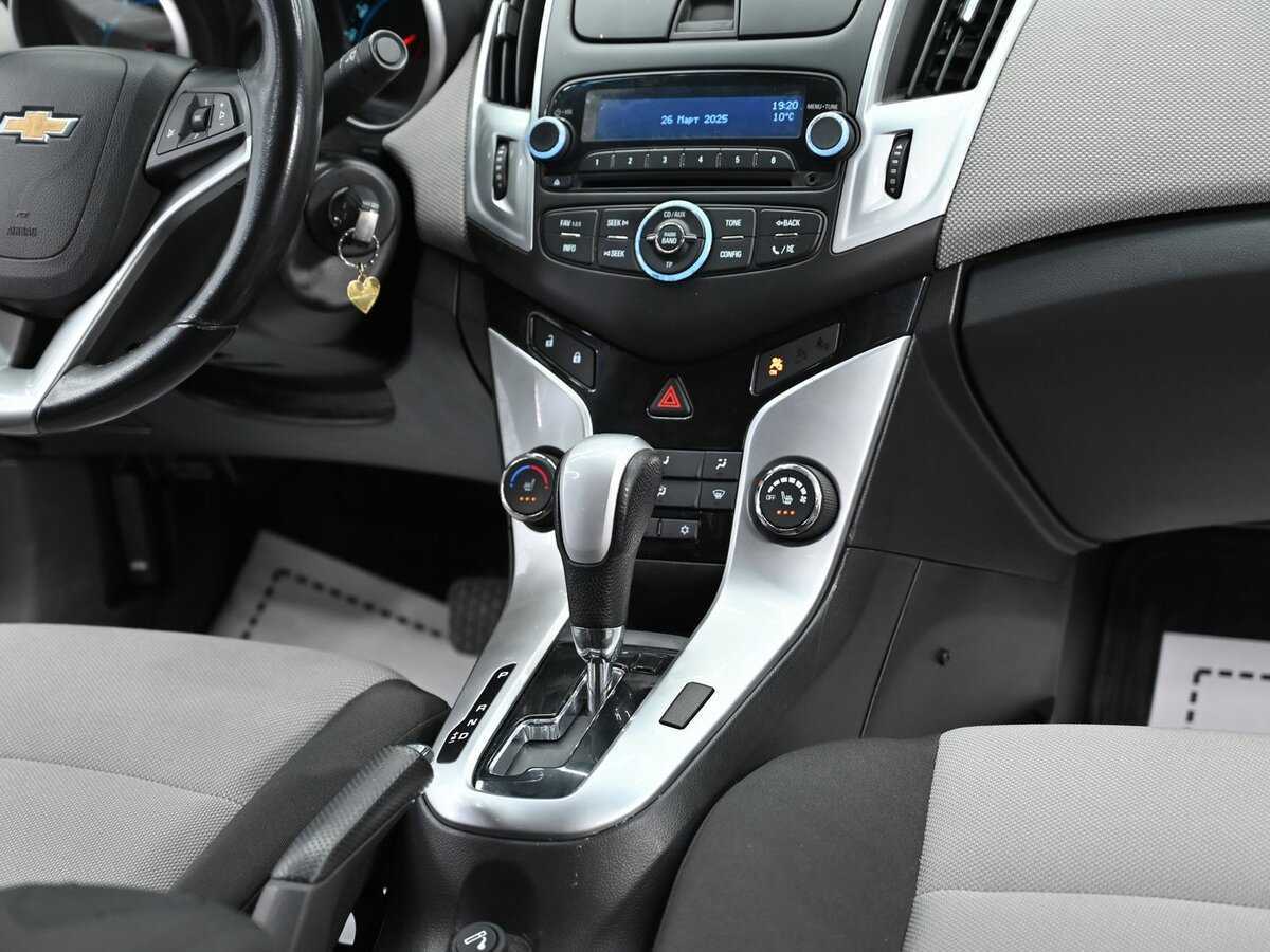 Chevrolet Cruze с пробегом — 2013 год. Фото: #9