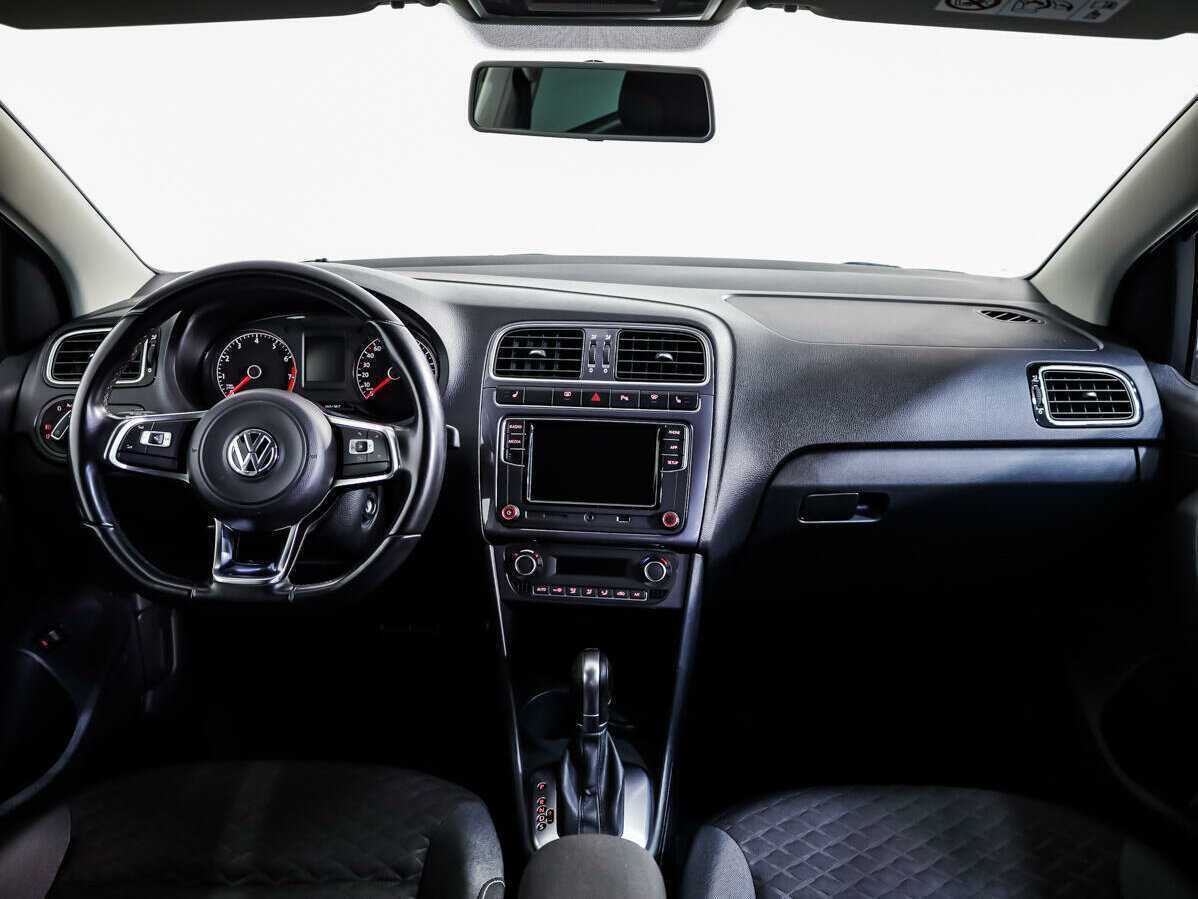 Volkswagen Polo с пробегом — 2019 год. Фото: #8