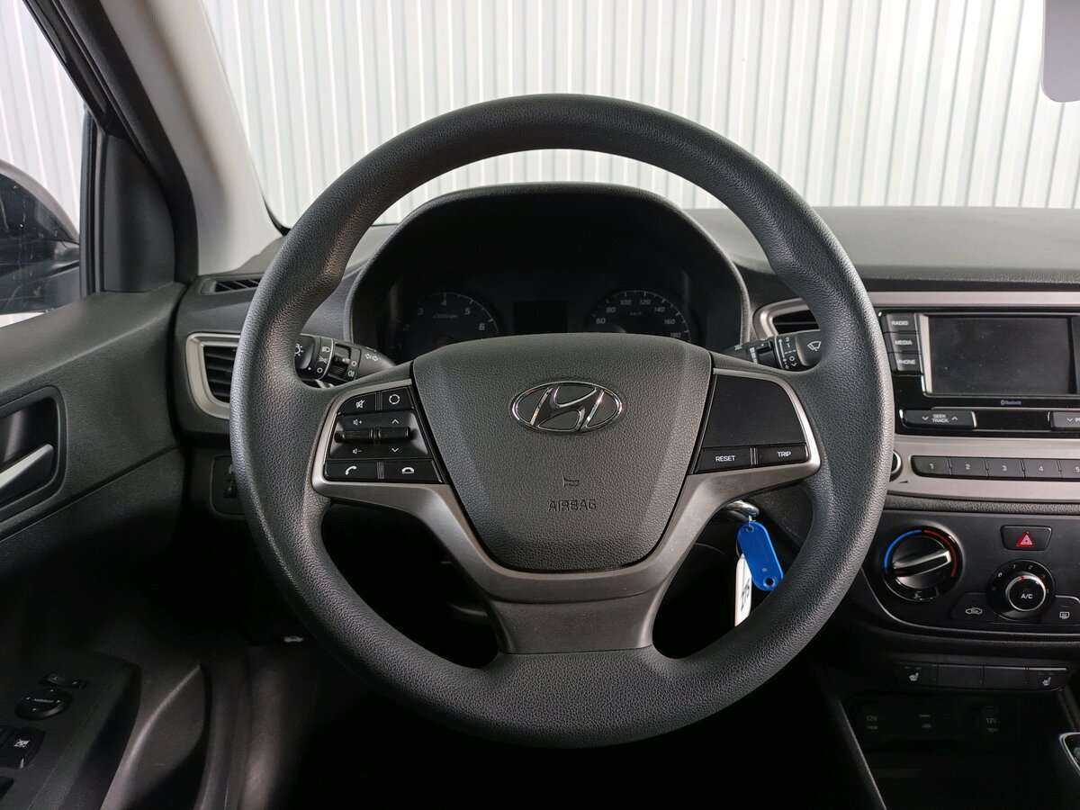 Hyundai Solaris с пробегом — 2020 год. Фото: #9