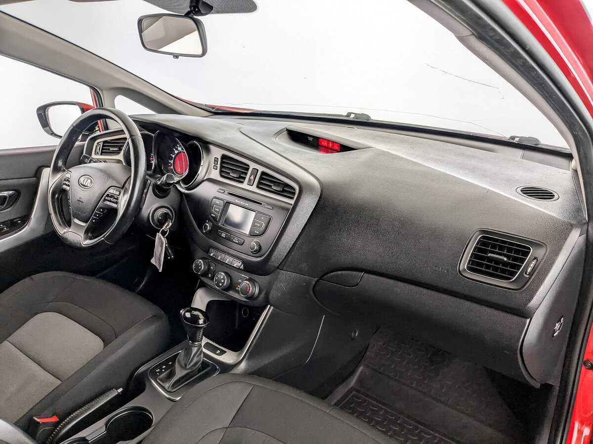 Kia Ceed с пробегом — 2014 год. Фото: #10