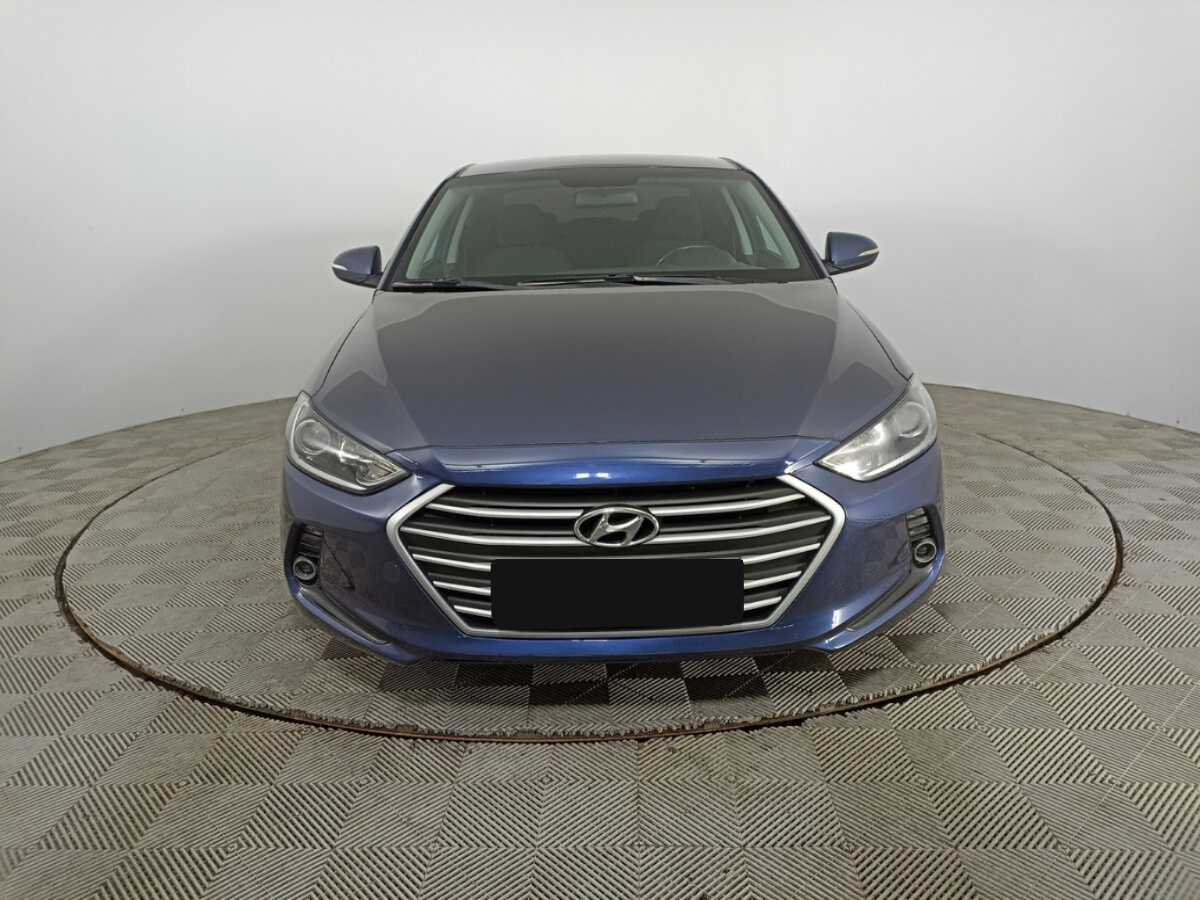 Hyundai Elantra с пробегом — 2018 год. Фото: #1
