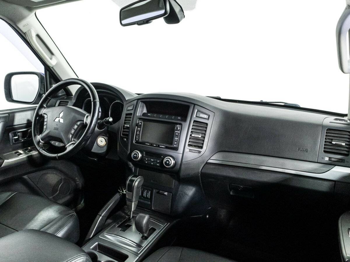 Mitsubishi Pajero с пробегом — 2012 год. Фото: #8