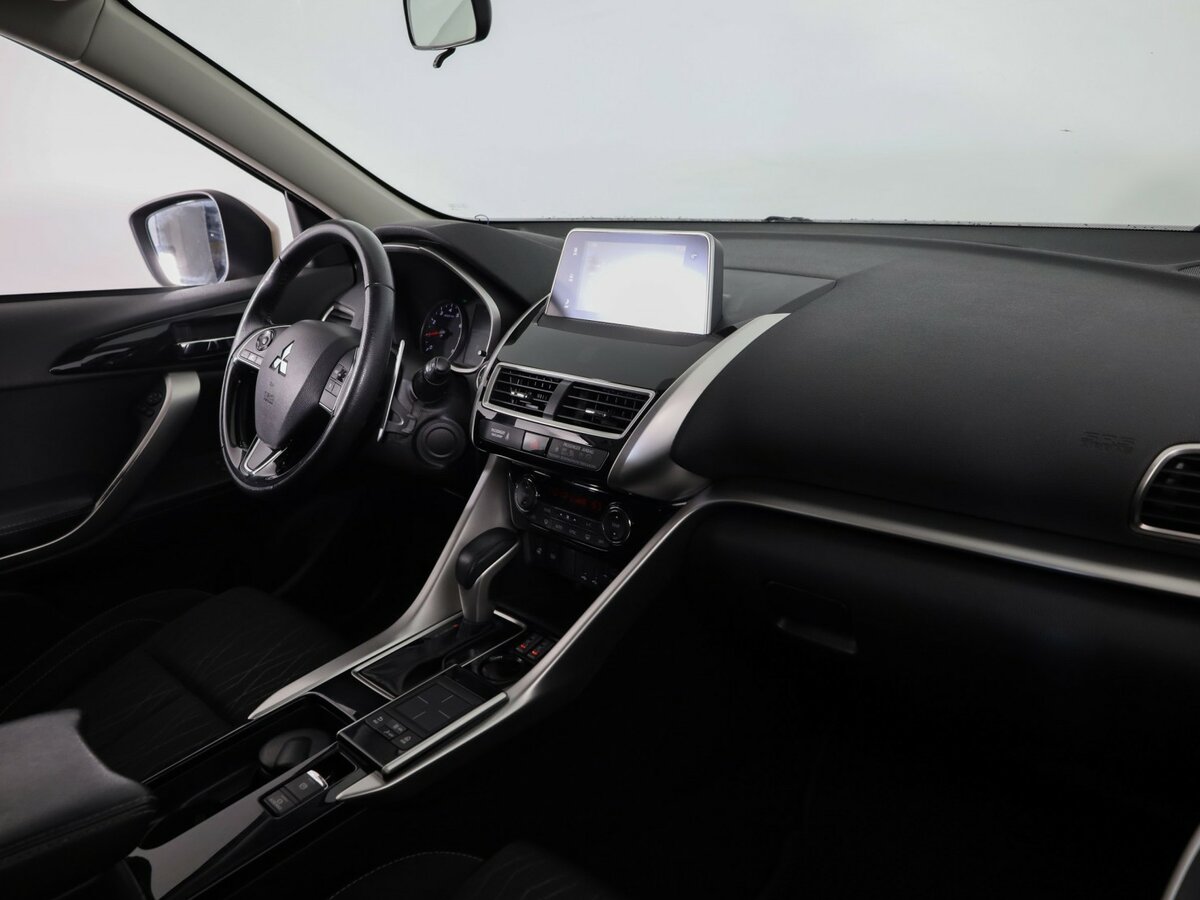 Mitsubishi Eclipse Cross с пробегом — 2019 год. Фото: #10