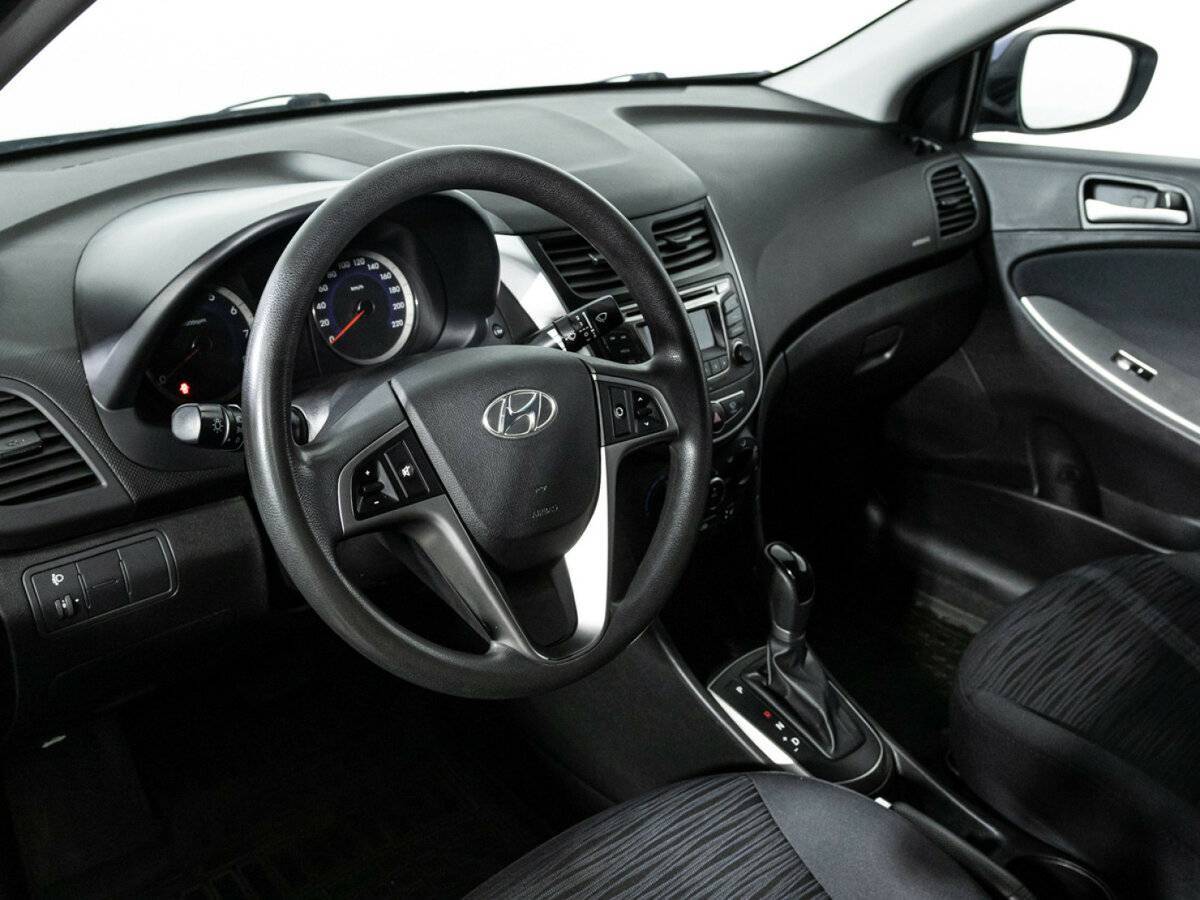 Hyundai Solaris с пробегом — 2016 год. Фото: #10