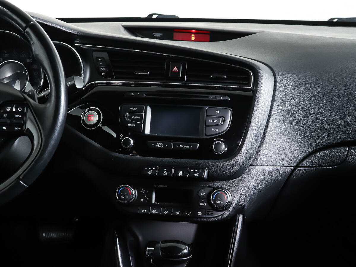 Kia Ceed с пробегом — 2015 год. Фото: #11