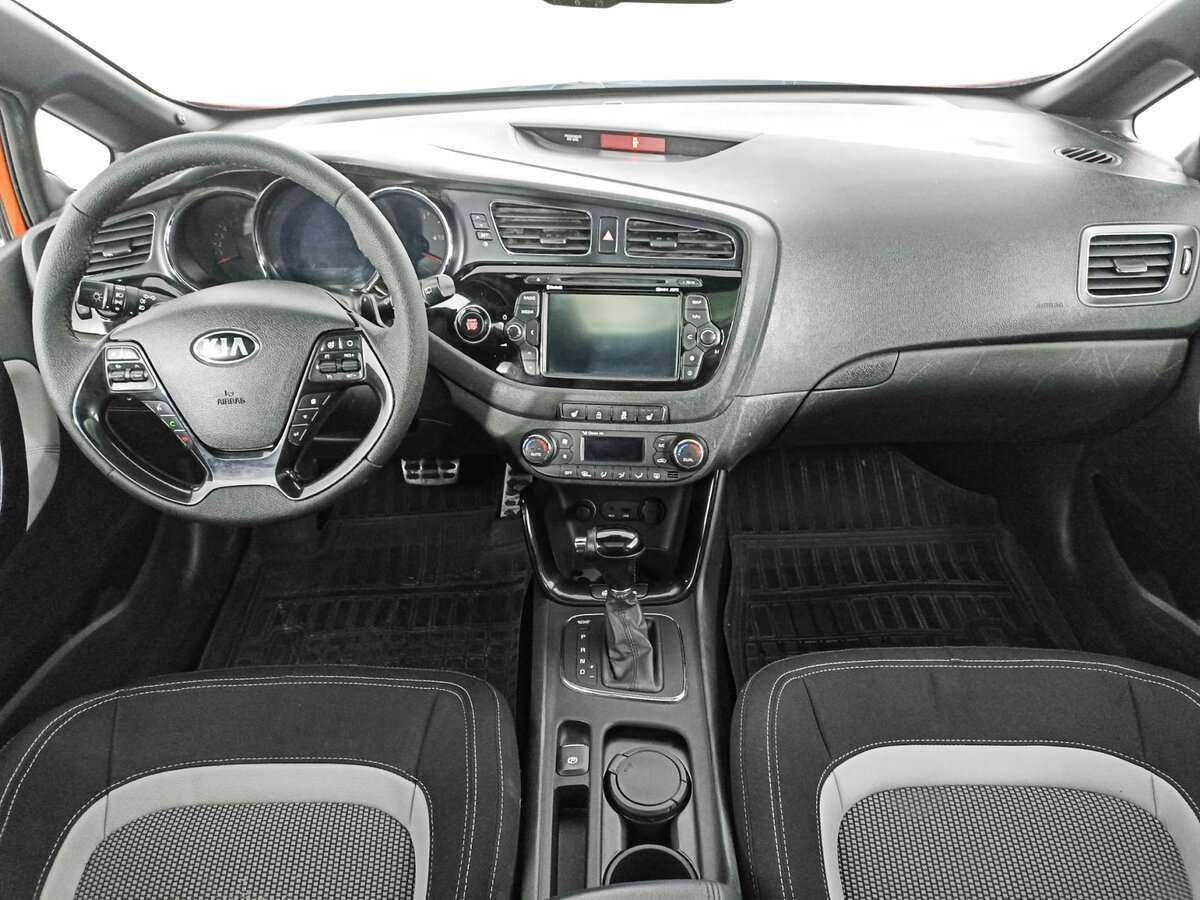 Kia Ceed с пробегом — 2013 год. Фото: #11