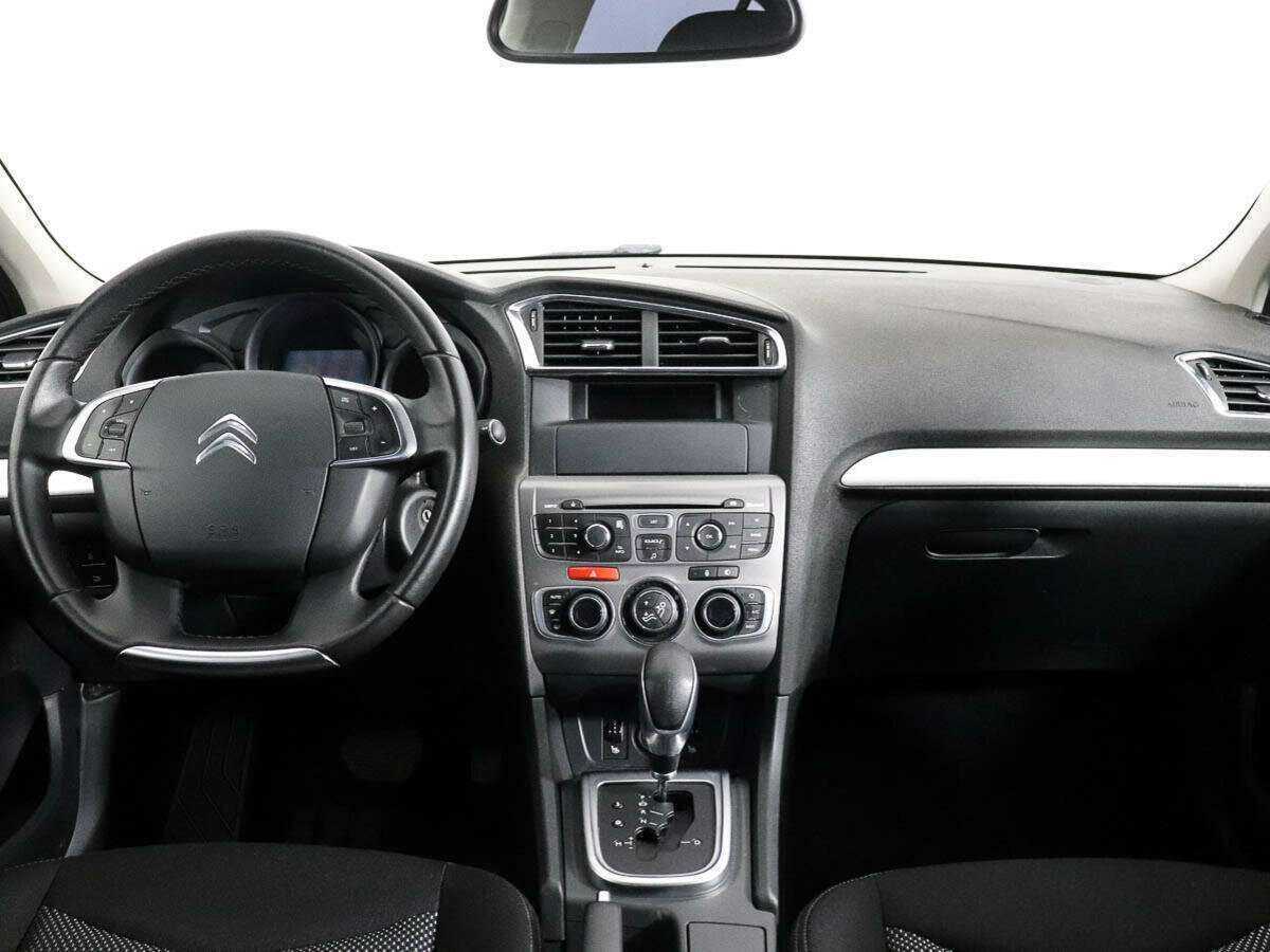 Citroen C4 с пробегом — 2015 год. Фото: #10