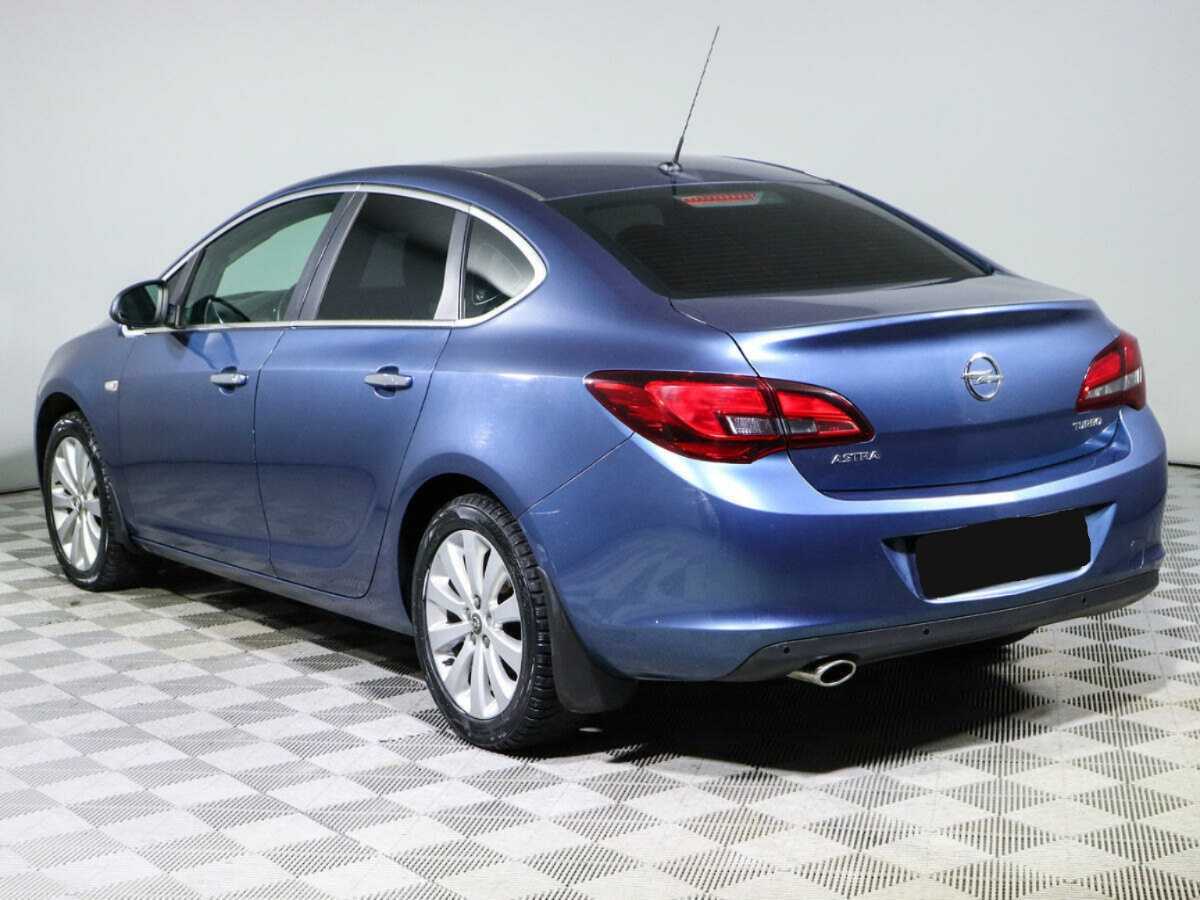 Opel Astra с пробегом — 2014 год. Фото: #5
