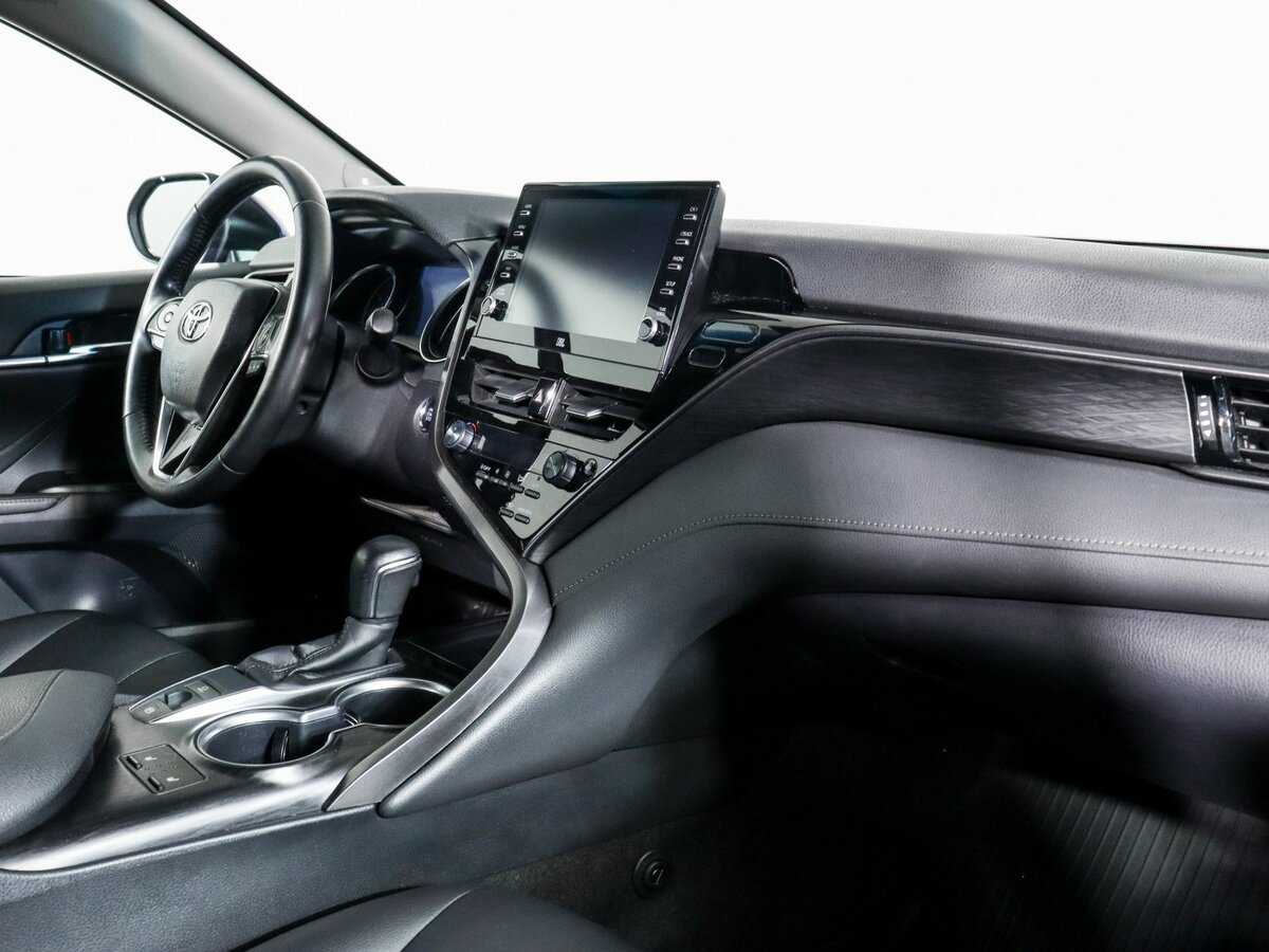 Toyota Camry с пробегом — 2021 год. Фото: #5