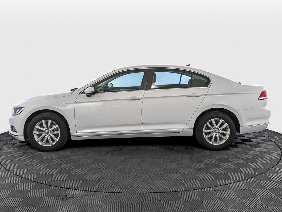 Volkswagen Passat с пробегом — 2019 год. Фото: #7