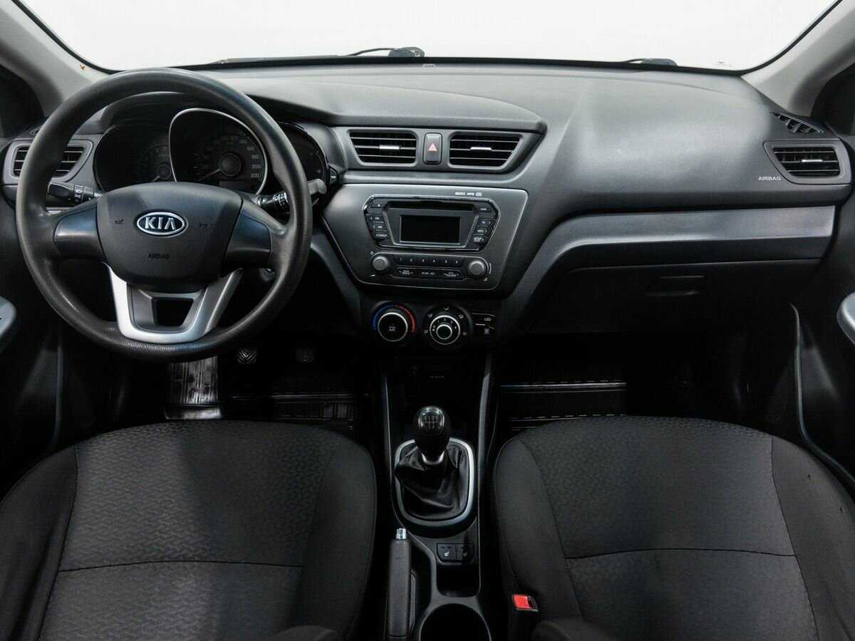 Kia Rio с пробегом — 2012 год. Фото: #6