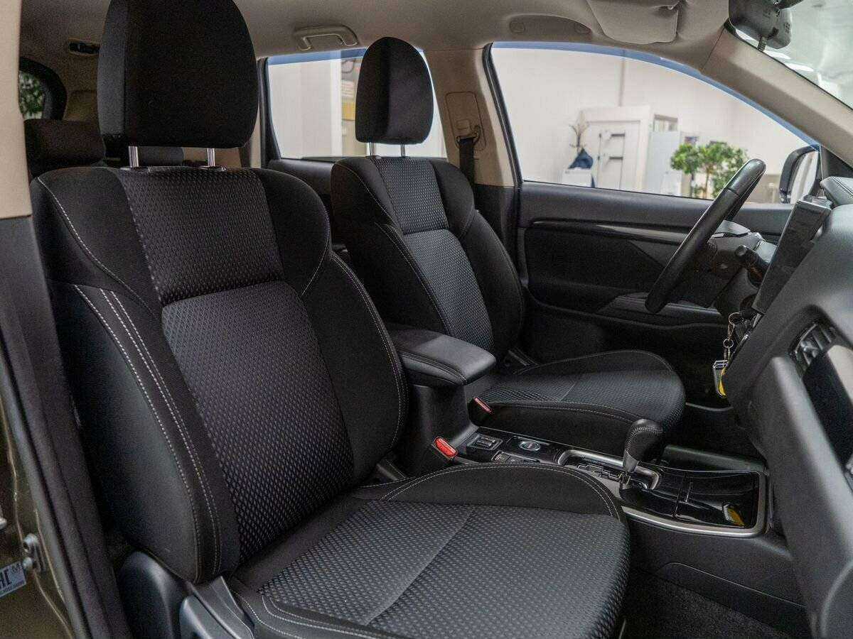 Mitsubishi Outlander с пробегом — 2018 год. Фото: #9