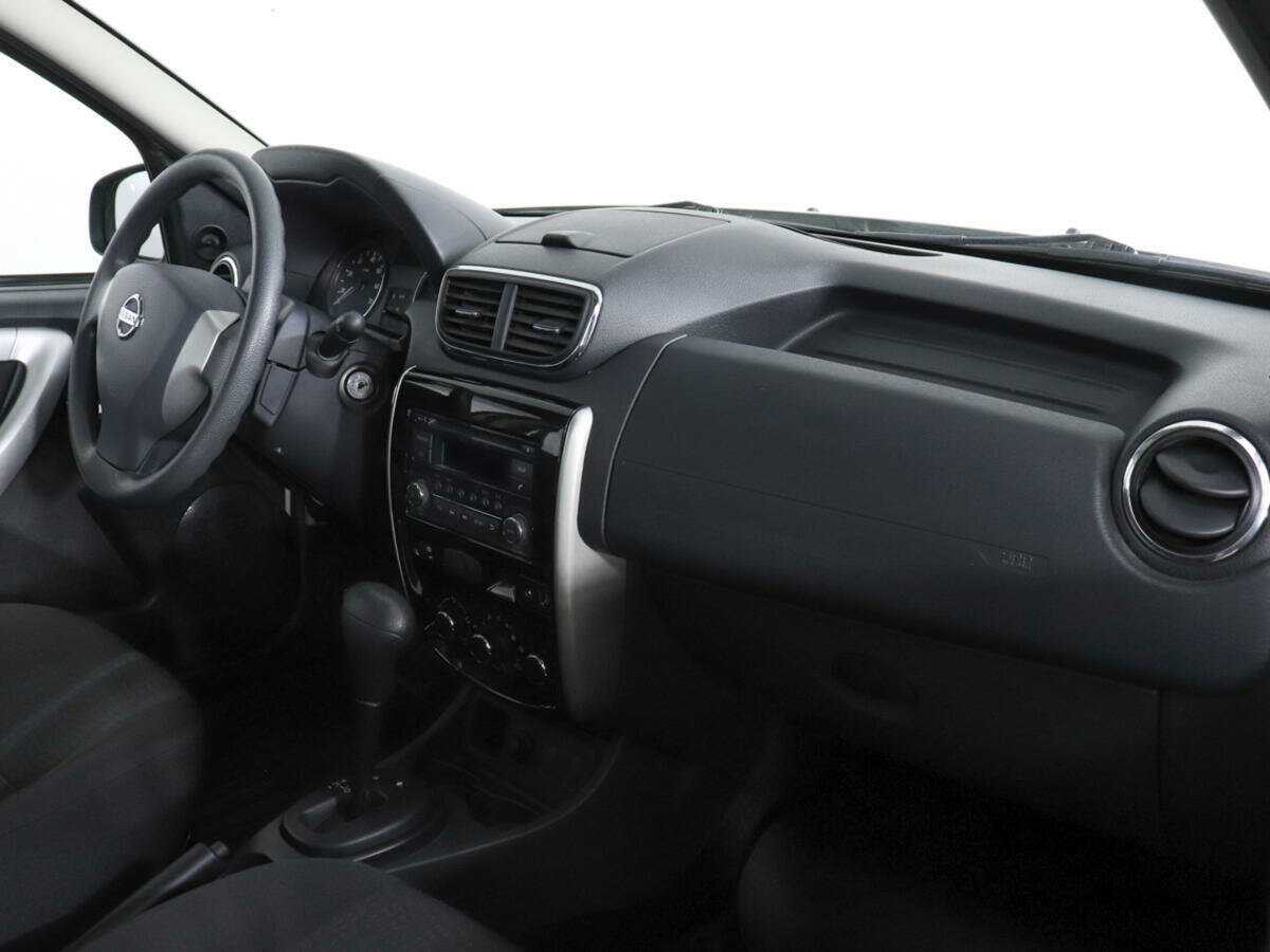 Nissan Terrano с пробегом — 2014 год. Фото: #9