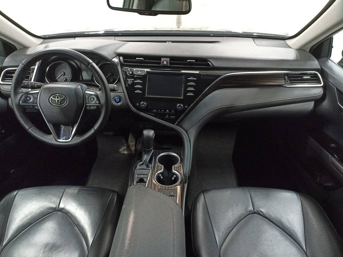 Toyota Camry с пробегом — 2019 год. Фото: #13