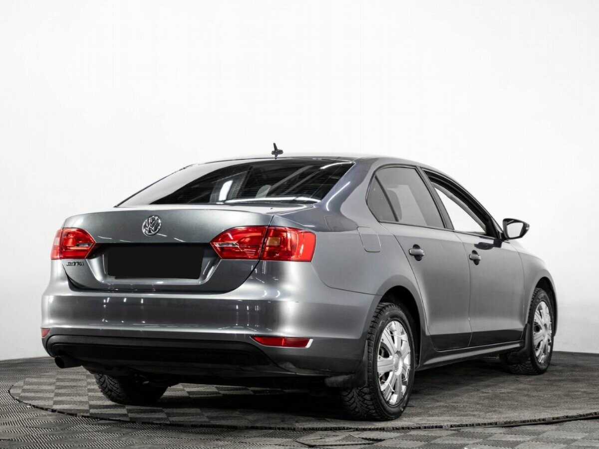 Volkswagen Jetta с пробегом — 2012 год. Фото: #3