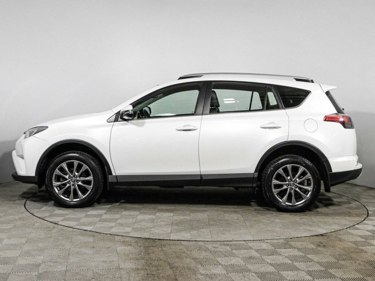 Toyota RAV4 с пробегом — 2018 год. Фото: #7