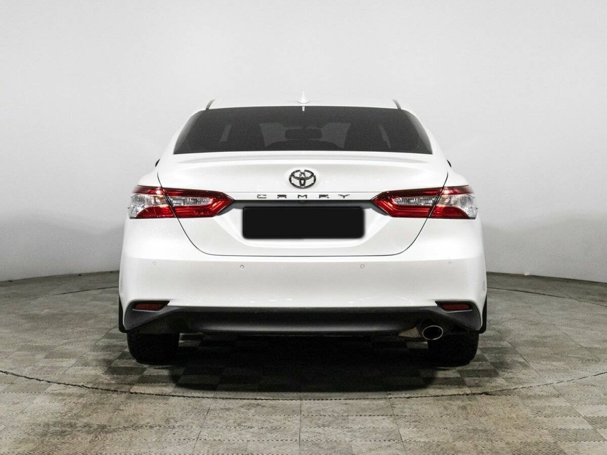 Toyota Camry с пробегом — 2021 год. Фото: #5