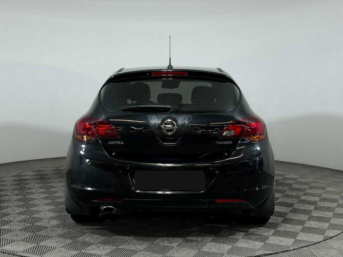 Opel Astra с пробегом — 2012 год. Фото: #5