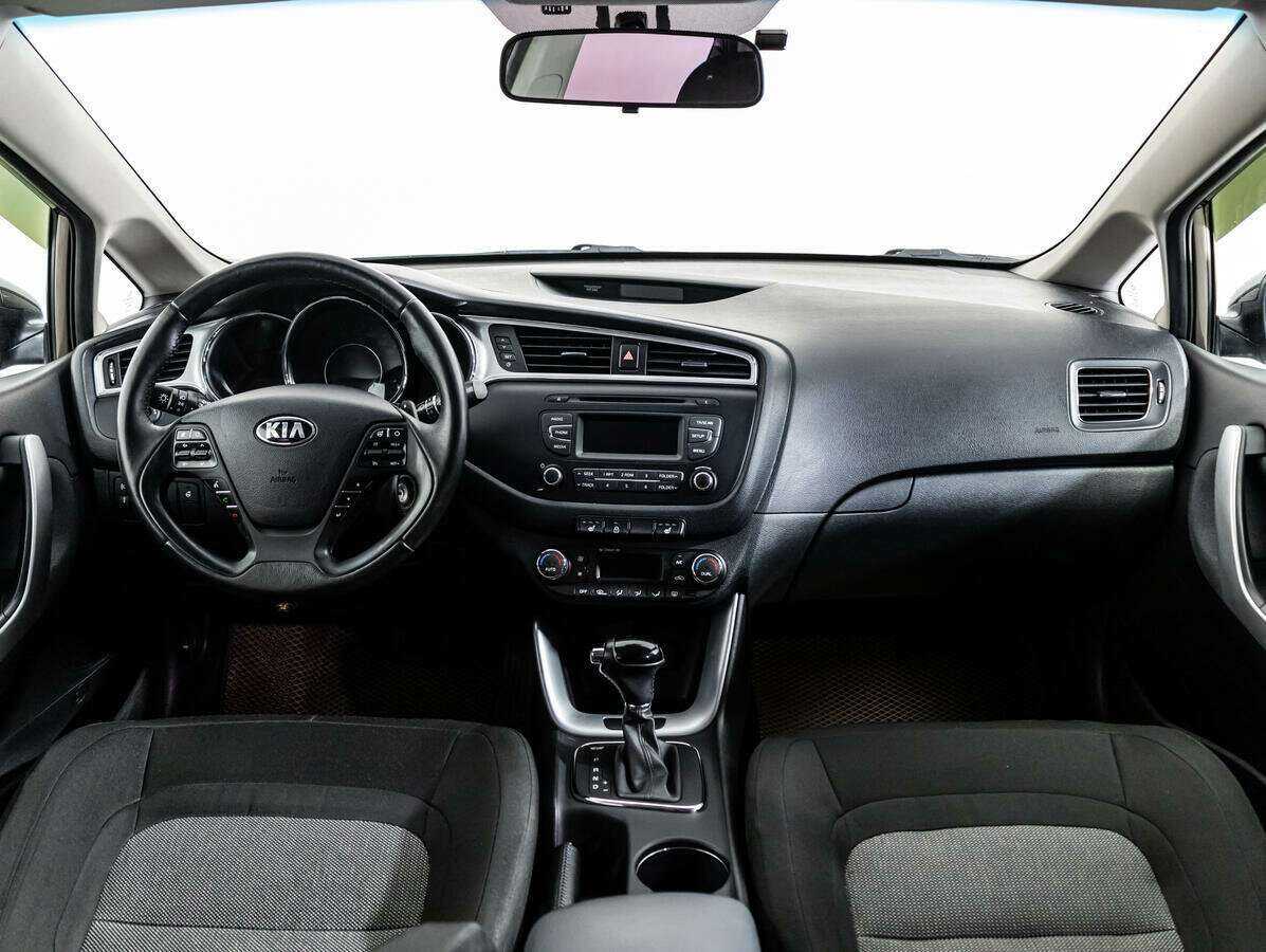 Kia Ceed с пробегом — 2015 год. Фото: #12