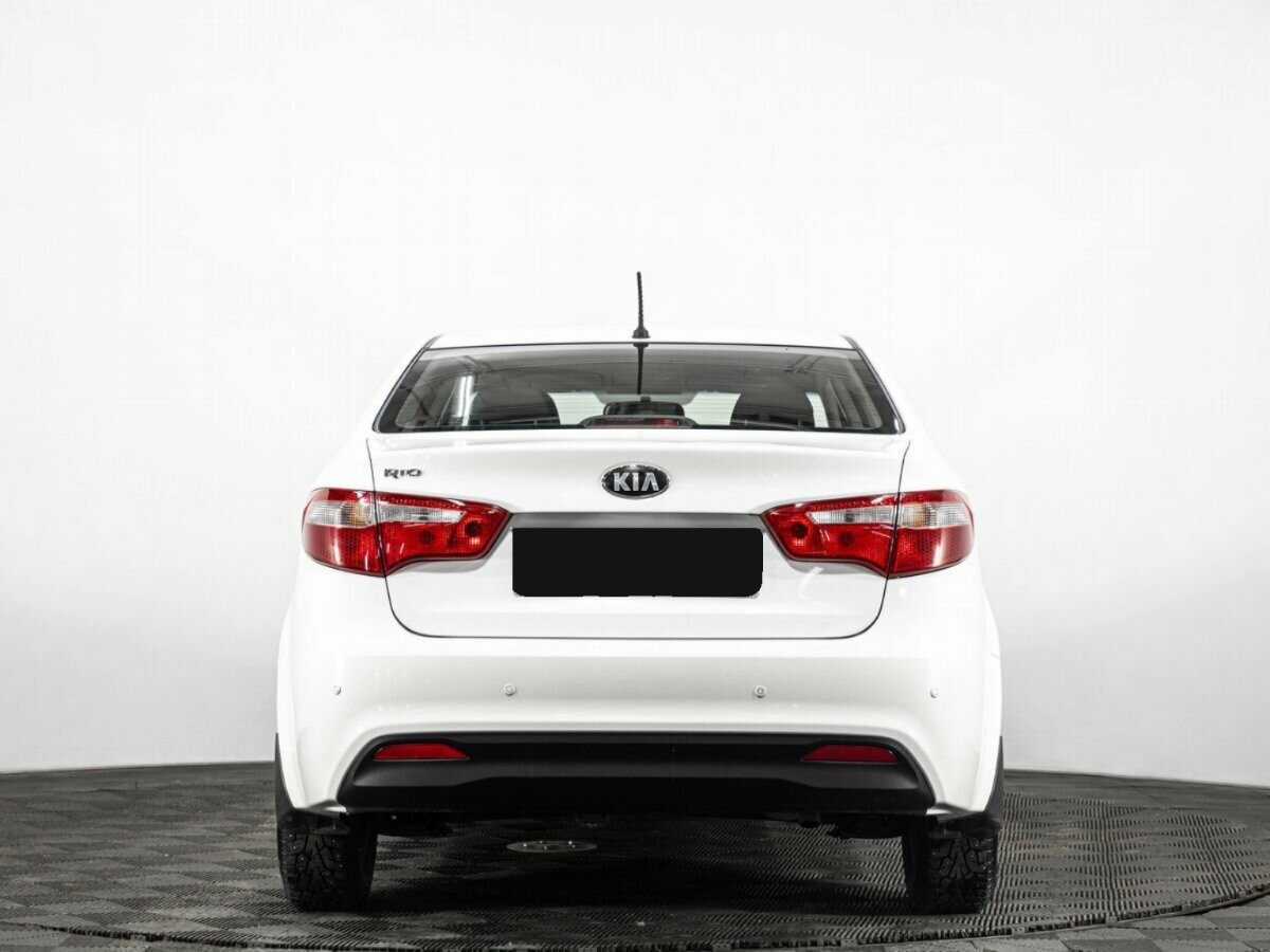 Kia Rio с пробегом — 2013 год. Фото: #4